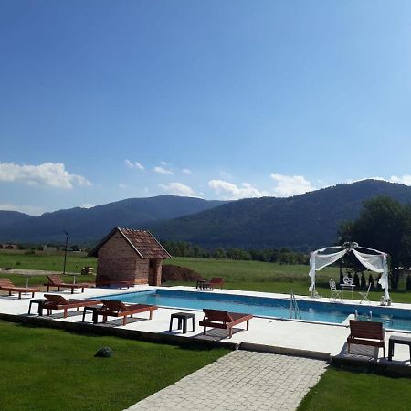 Hostel Majsic Otočac Esterno foto