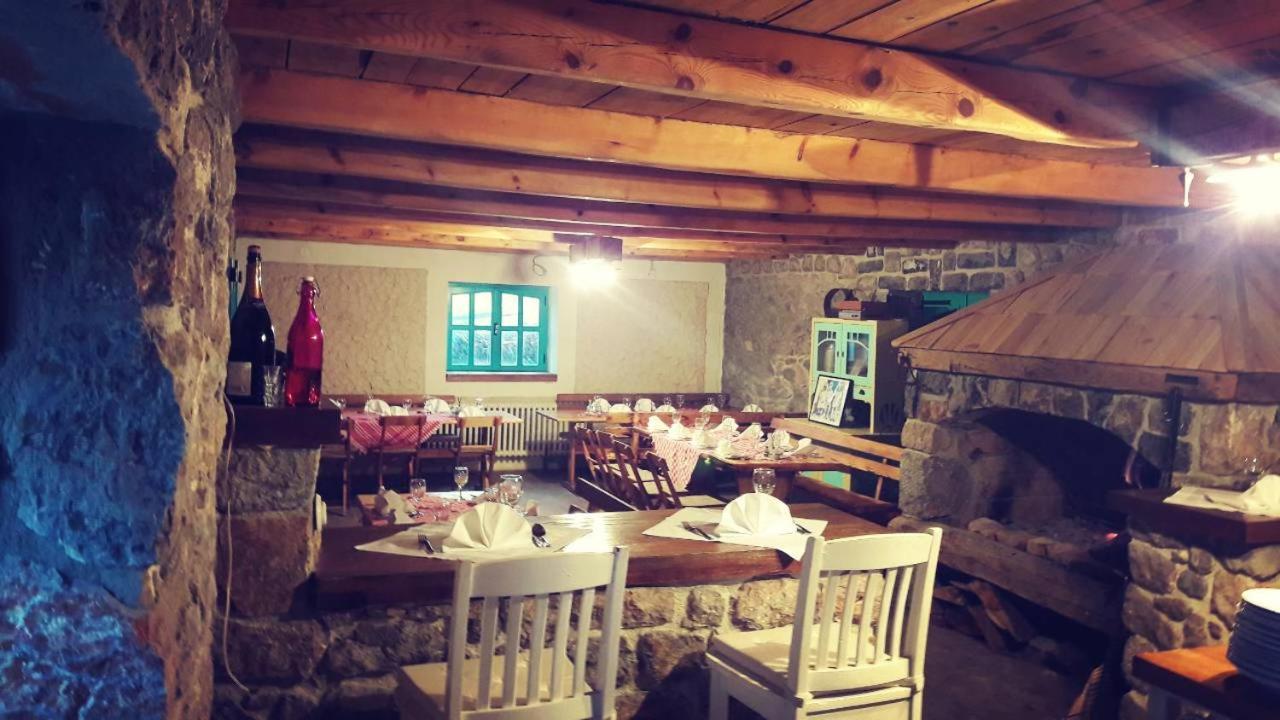 Hostel Majsic Otočac Esterno foto