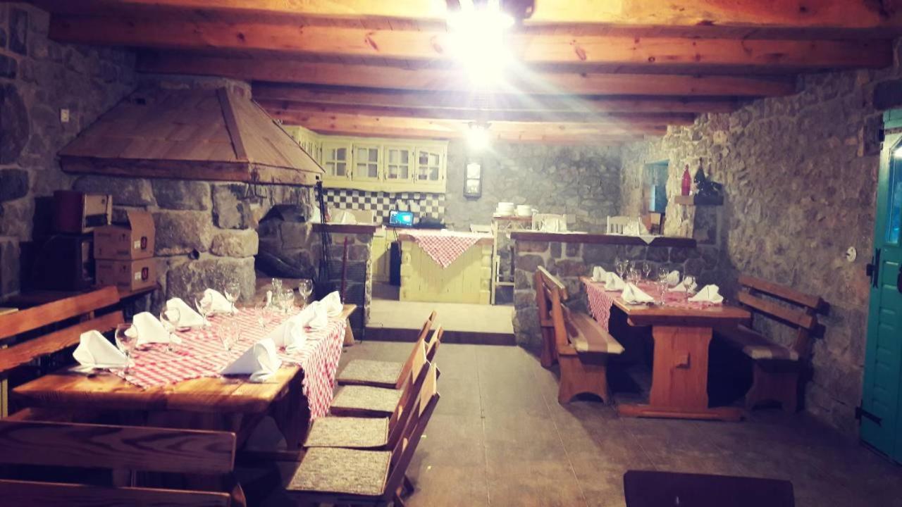 Hostel Majsic Otočac Esterno foto
