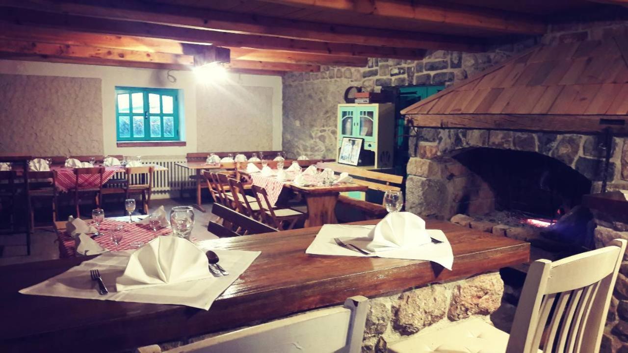 Hostel Majsic Otočac Esterno foto