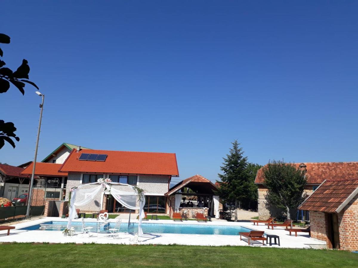 Hostel Majsic Otočac Esterno foto