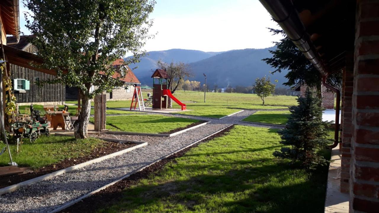 Hostel Majsic Otočac Esterno foto